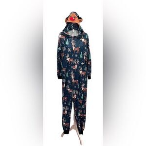 Womens szM Reindeer hooded onesie PJ’s reindeer snowflake tree design zip front
